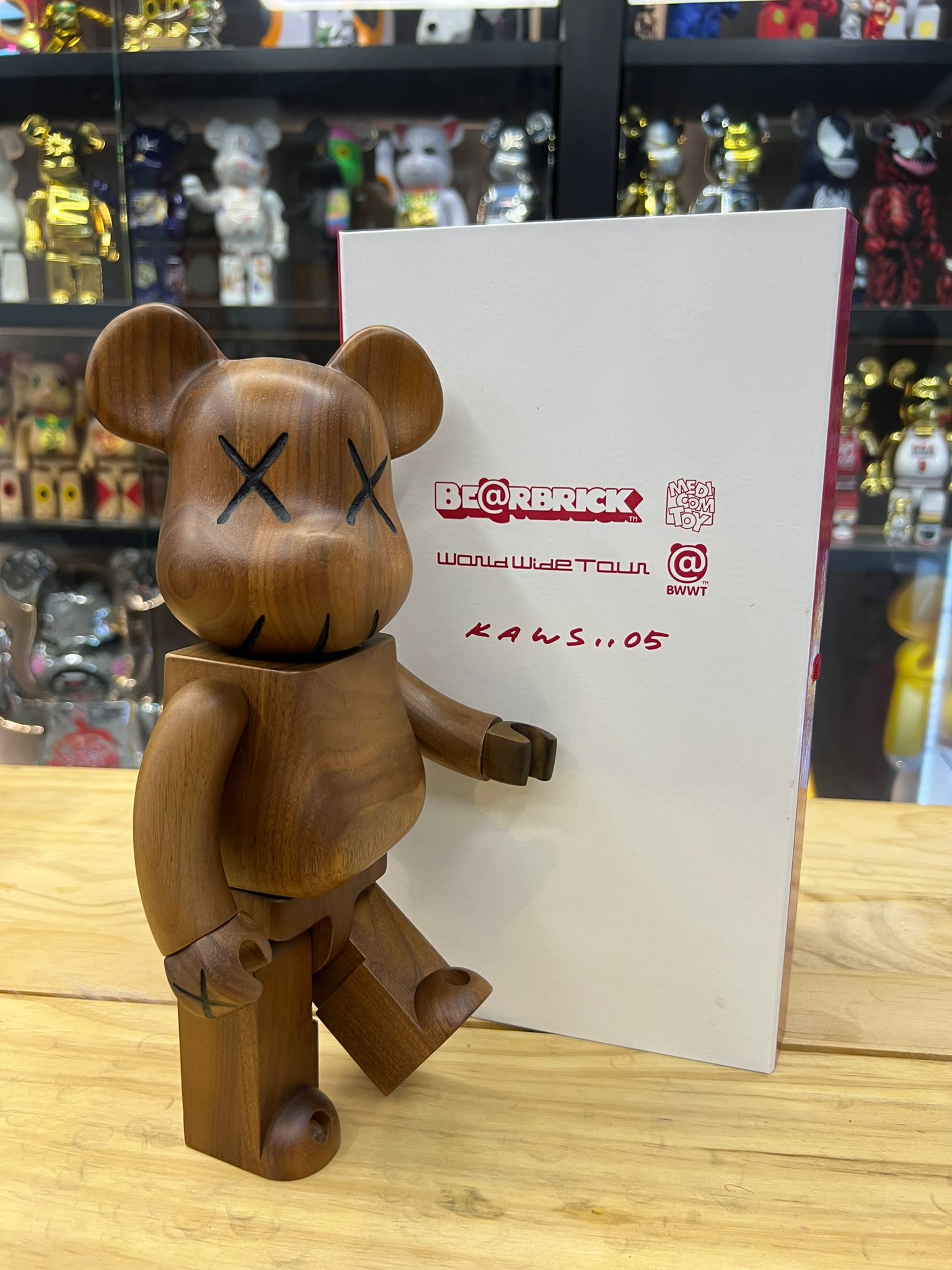 400% Kaws x Be@rbrick BWWT (Wood 木 2005)