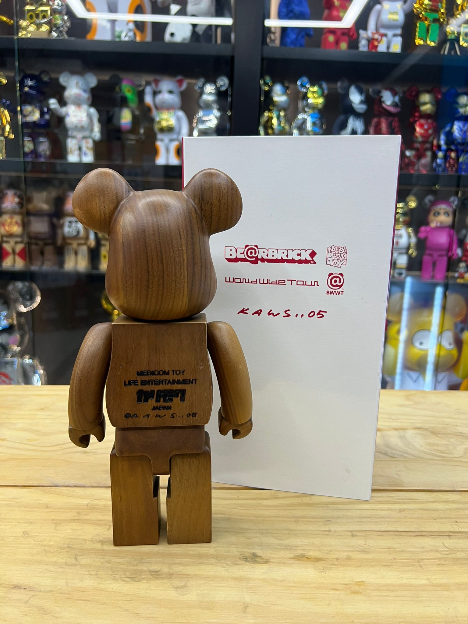 400% Kaws x Be@rbrick BWWT (Wood 木 2005)