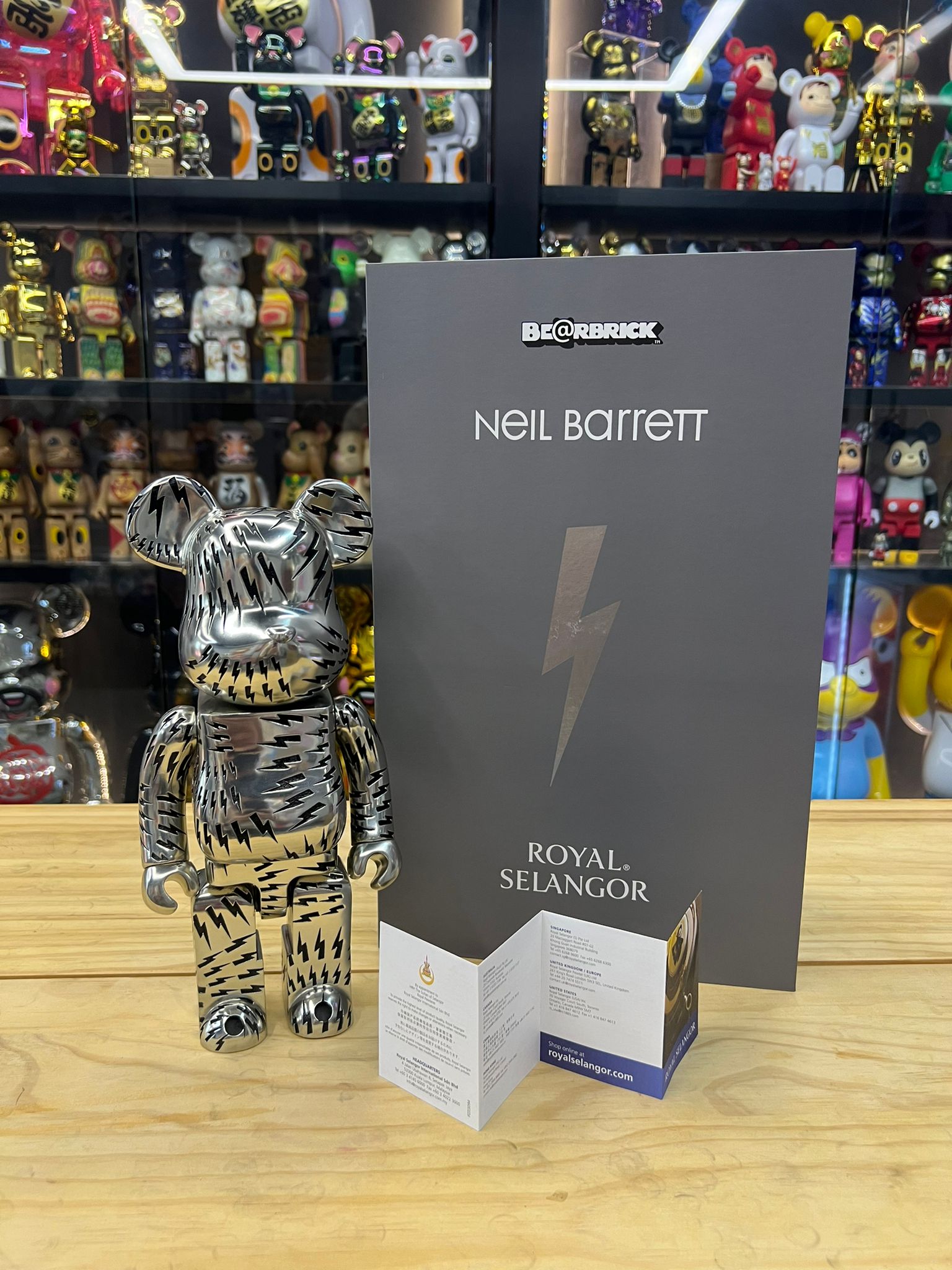 400% Be@rbrick Neil Barrett x Royal Selangor – Madmaxtoys